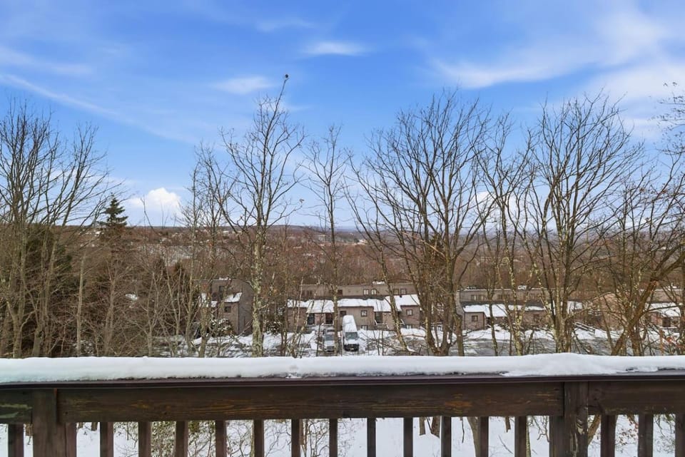 Ski in Ski out on Camelback Mountain - Game Room! House in Pocono Mountains