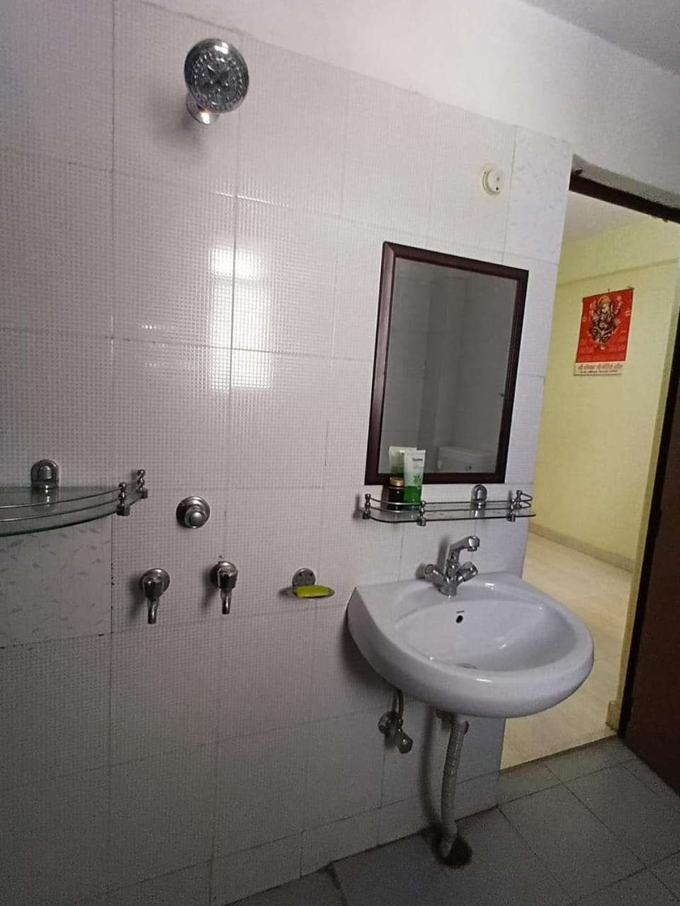 VRINDAVAN's SAPNA ENCLAVE Apartment in Lucknow
