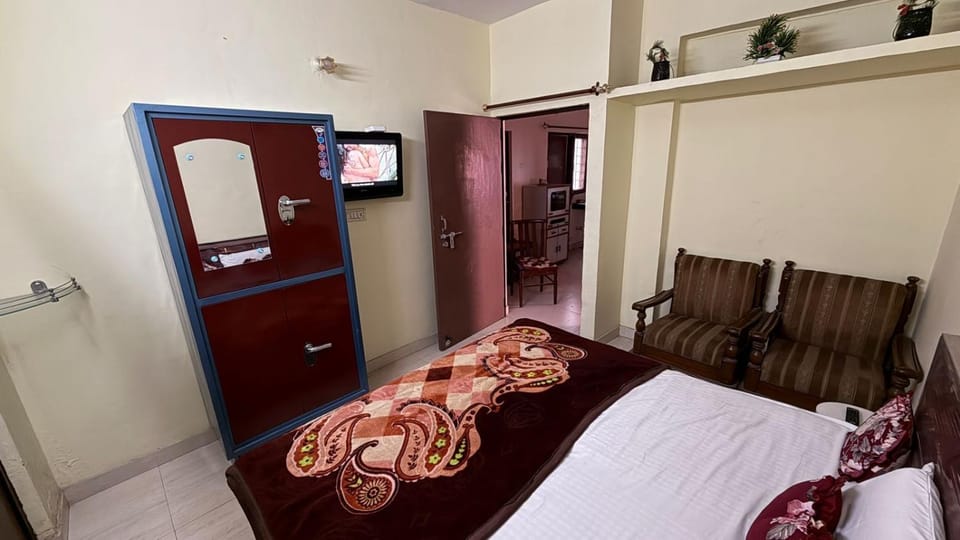 VRINDAVAN's SAPNA ENCLAVE Apartment in Lucknow