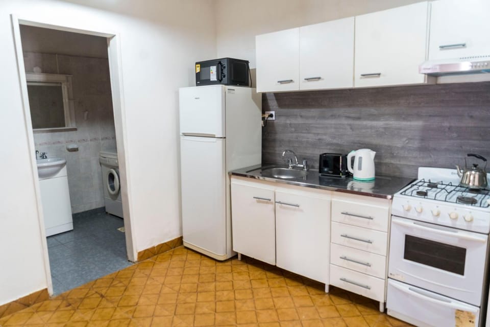Coffee/tea facilities, Kitchen or kitchenette, oven, toaster