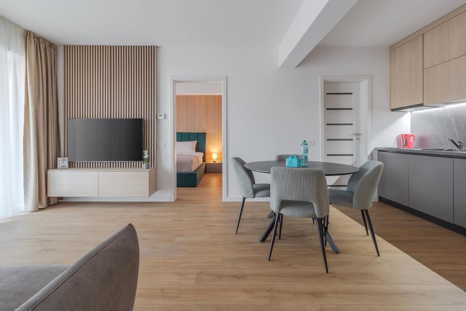 TV and multimedia, Kitchen or kitchenette, Living room, Seating area, Dining area, Bedroom