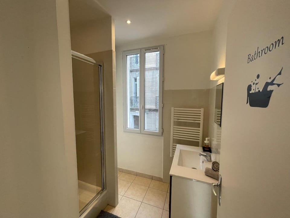 T2 Moderne et Rénové 5 Avenues, Marseille Apartment in Marseille