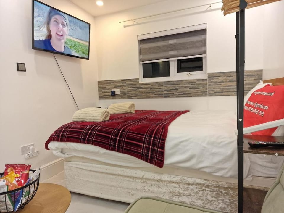 NightRest Homes - Studio Flat - Free Parking - 5 Minutes to Luton airport Apartment in Luton