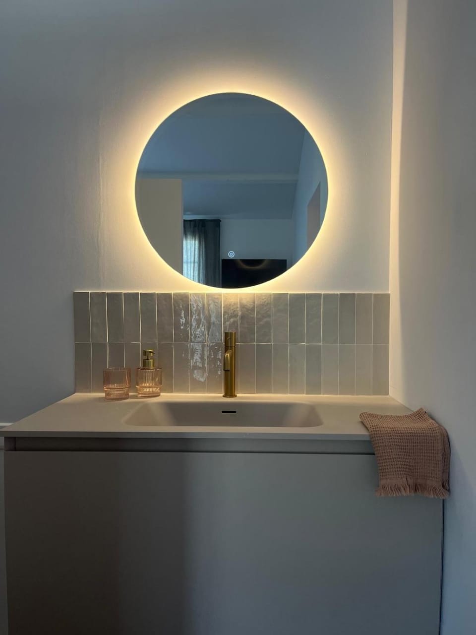 Logement neuf climatisé calme proche Arena Sud de France Bed and Breakfast in Lattes