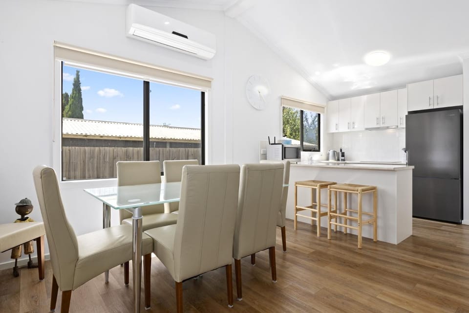 Spacious 2-Bedroom with Private Parking Access Apartment in Portarlington