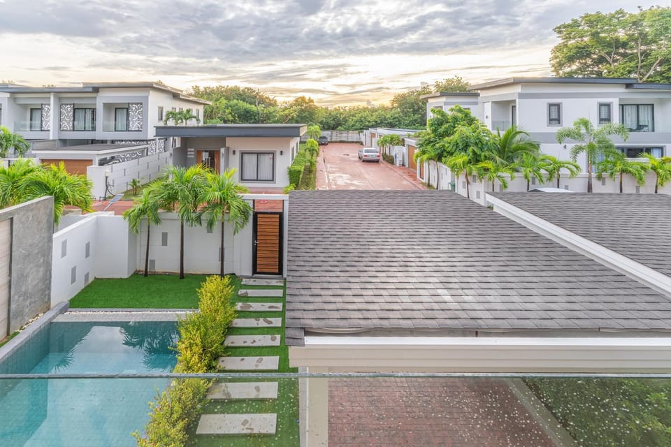 Property building, Garden view