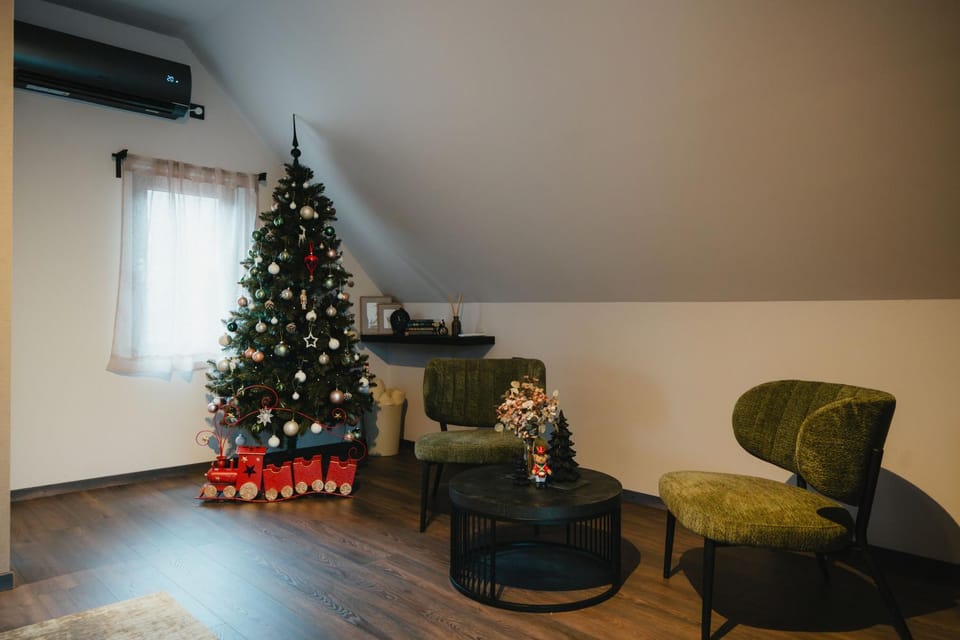 Seating area, Bedroom