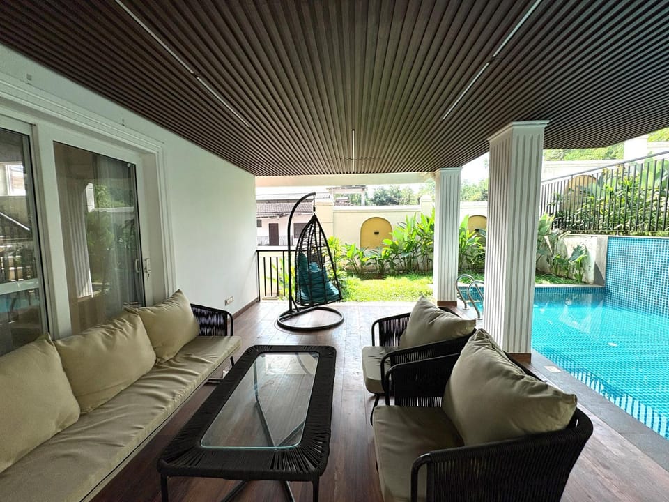 Pool view, Swimming pool