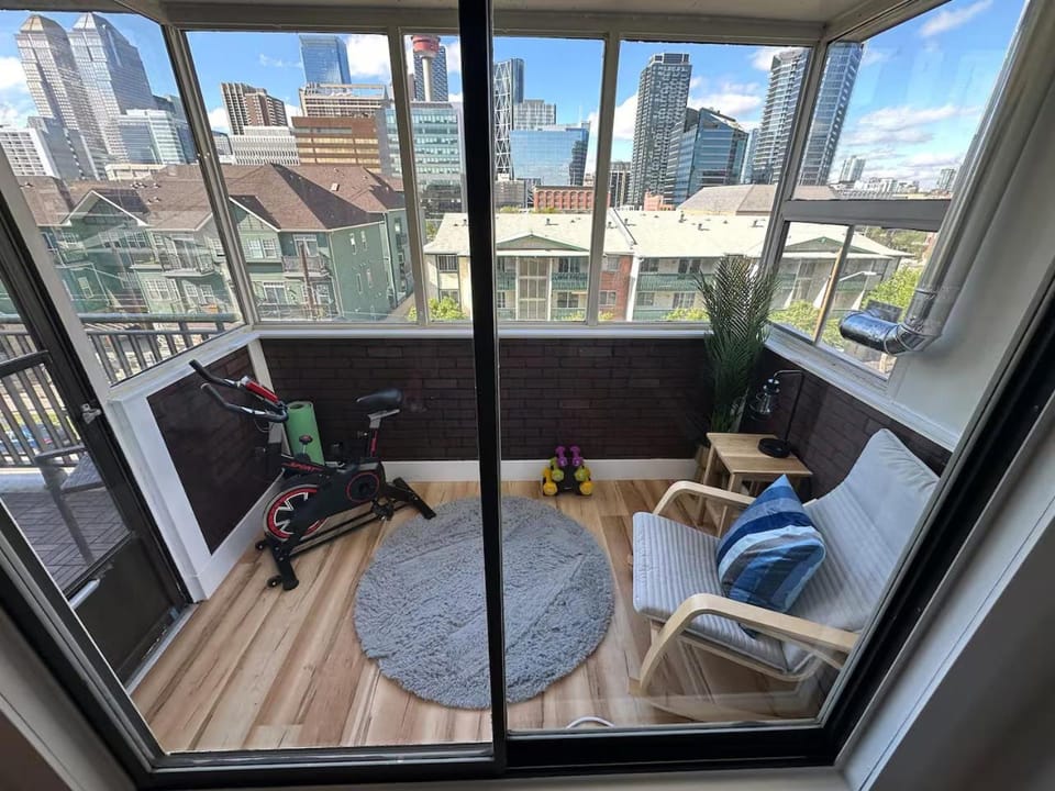 Peaceful DT Condo | Saddledome | HeatedParking Apartment in Calgary