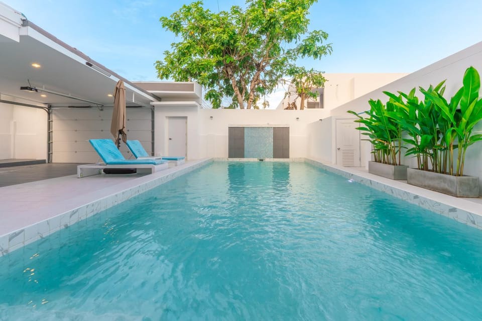 Patio, Day, Pool view, Swimming pool, sunbed