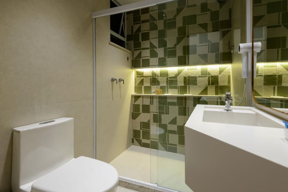 Sophisticated 1BDR 5 Min from the Beach|BR 450/805 Apartment in Rio de Janeiro