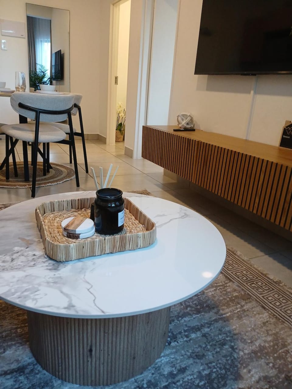 TV and multimedia, Living room, Dining area