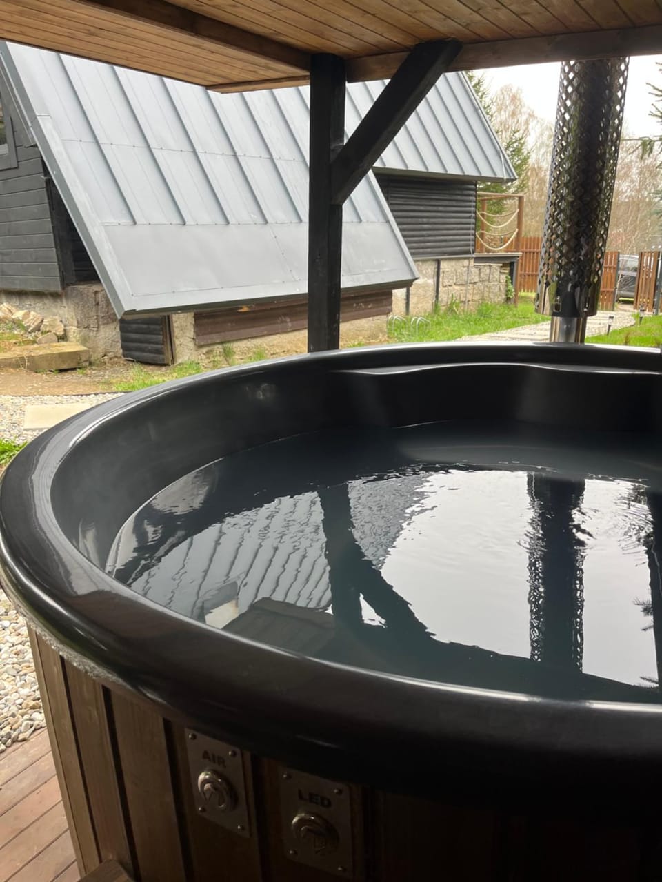 The Nest - Sauna and Hot Tub Chalet in Czechia