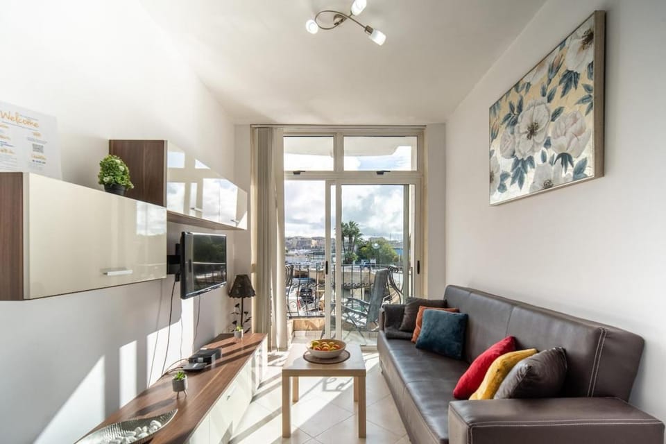 Silver Harbour - 2 Bedrooms, 2 Bathrooms Apartment in Malta