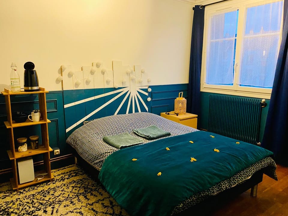 Bed, Photo of the whole room, Bedroom