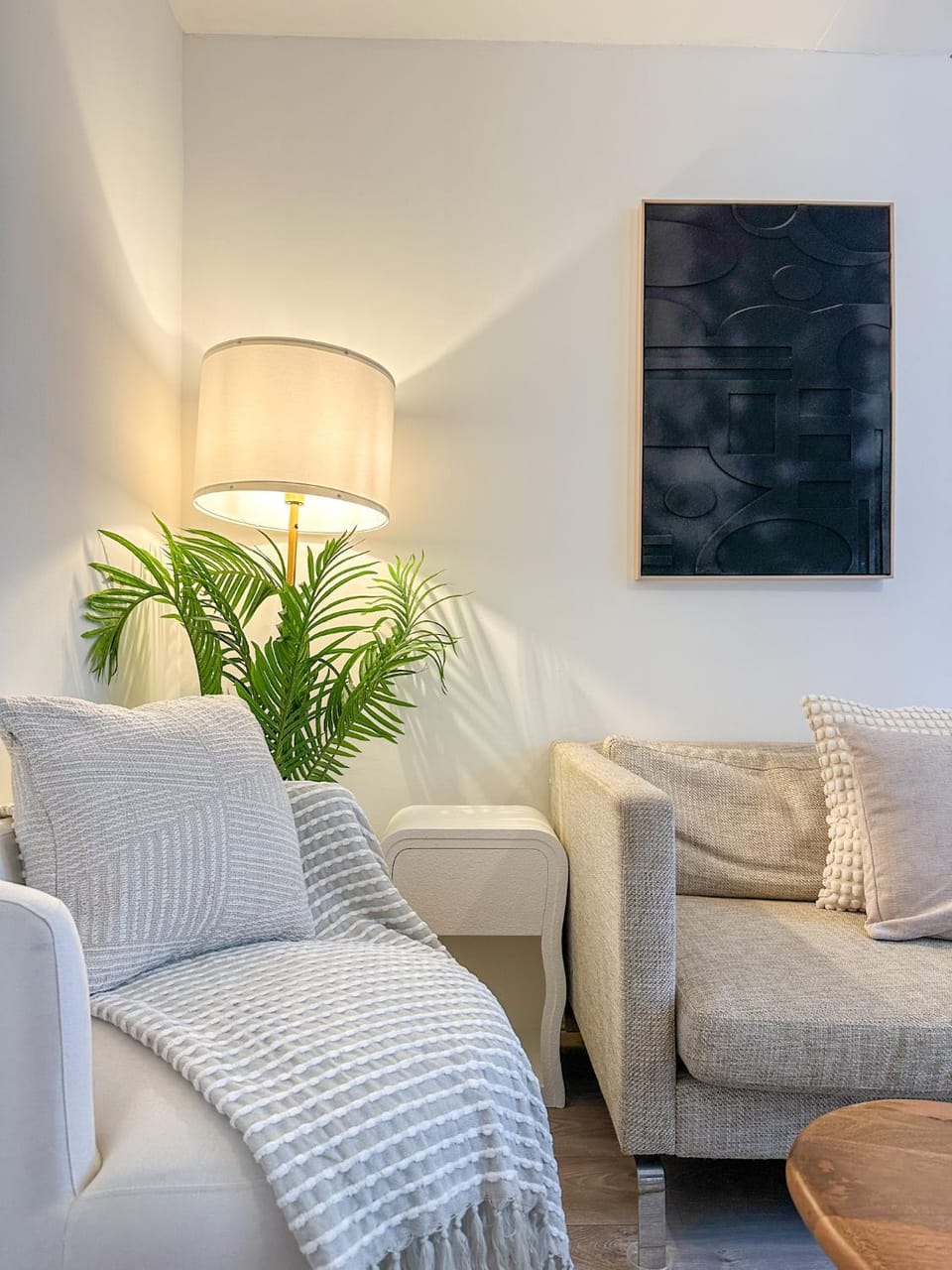 Living room, Seating area