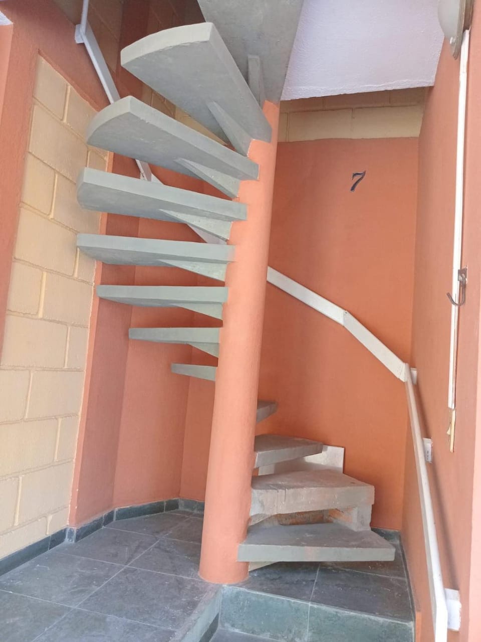 Apartamento aconchegante em Ubatuba no bairro Itaguá - Ar condicionado e Wi-fi Apartment in Ubatuba