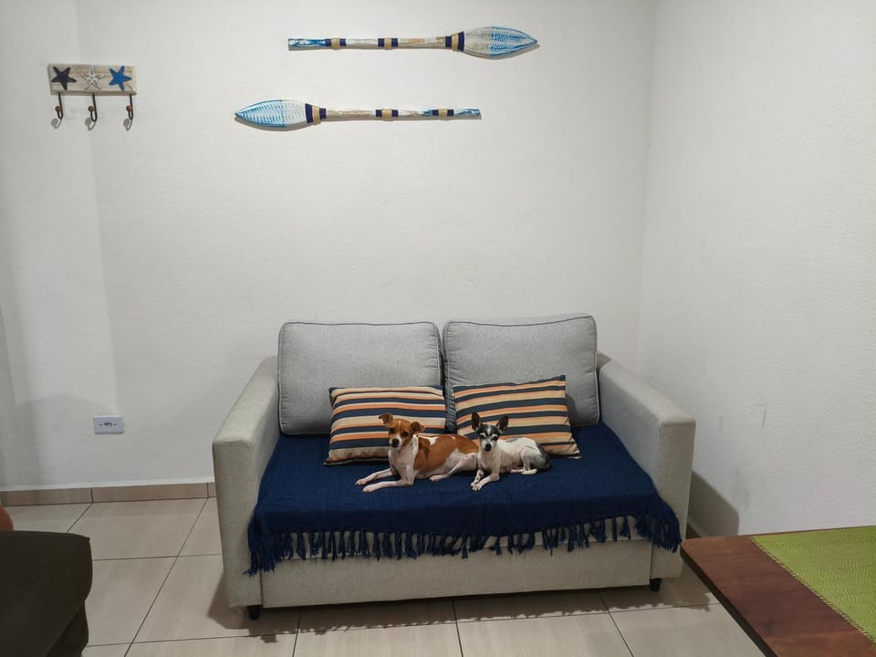 Apartamento aconchegante em Ubatuba no bairro Itaguá - Ar condicionado e Wi-fi Apartment in Ubatuba