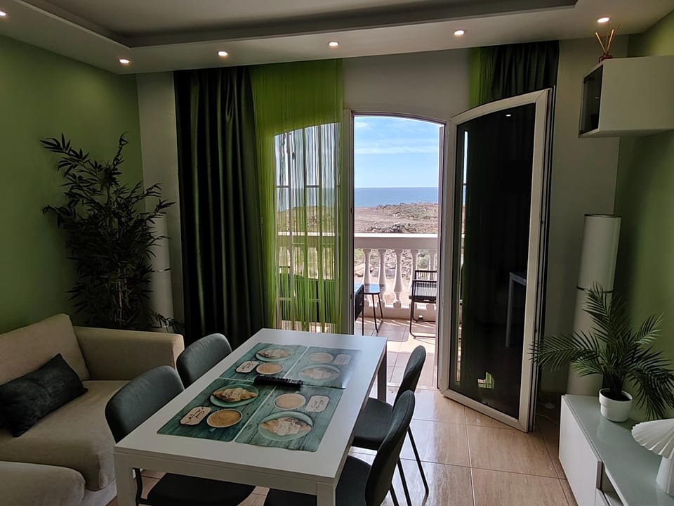 4 seasons relax apartment Apartment in Costa del Silencio