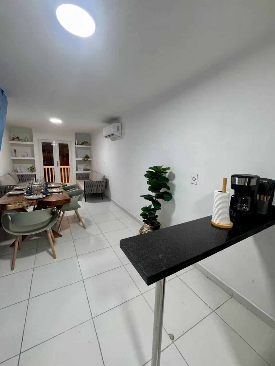 Seating area, Dining area