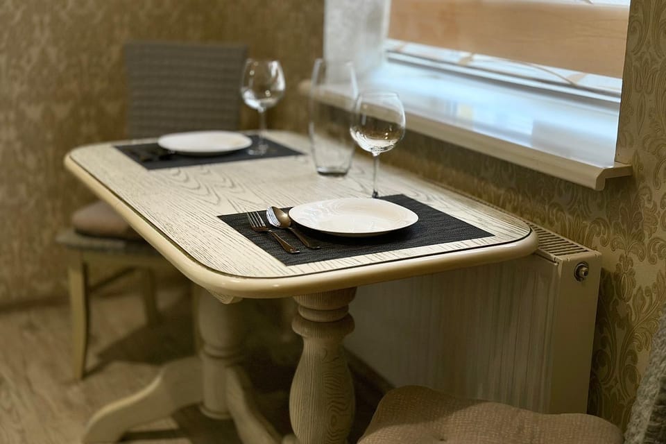 Dining area, internet