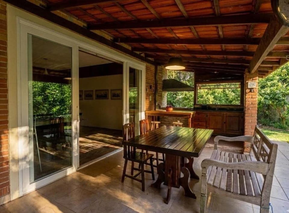 Casa de Alto Padrão na Serra com Piscina e Hidro House in Sao Paulo City