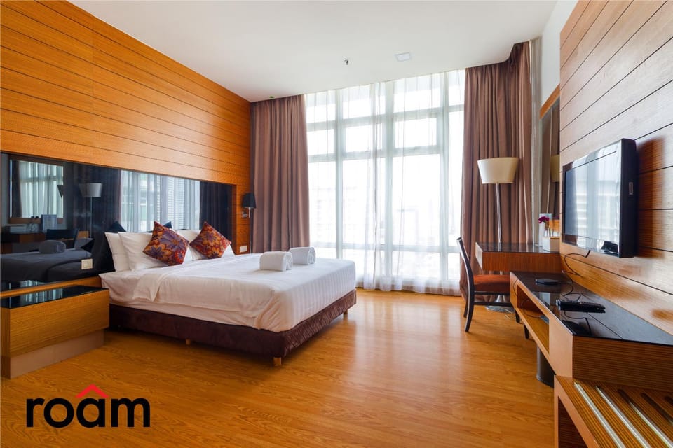 Bed, TV and multimedia, Bedroom
