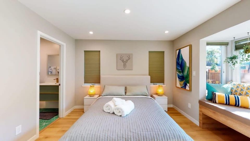 Marbella Lane - SJ Designer Home 3BR Ldry P House in Santa Clara