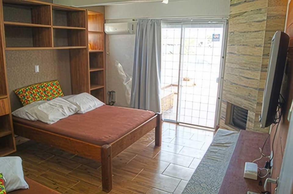 Bed, TV and multimedia, Photo of the whole room, Bedroom, wardrobe