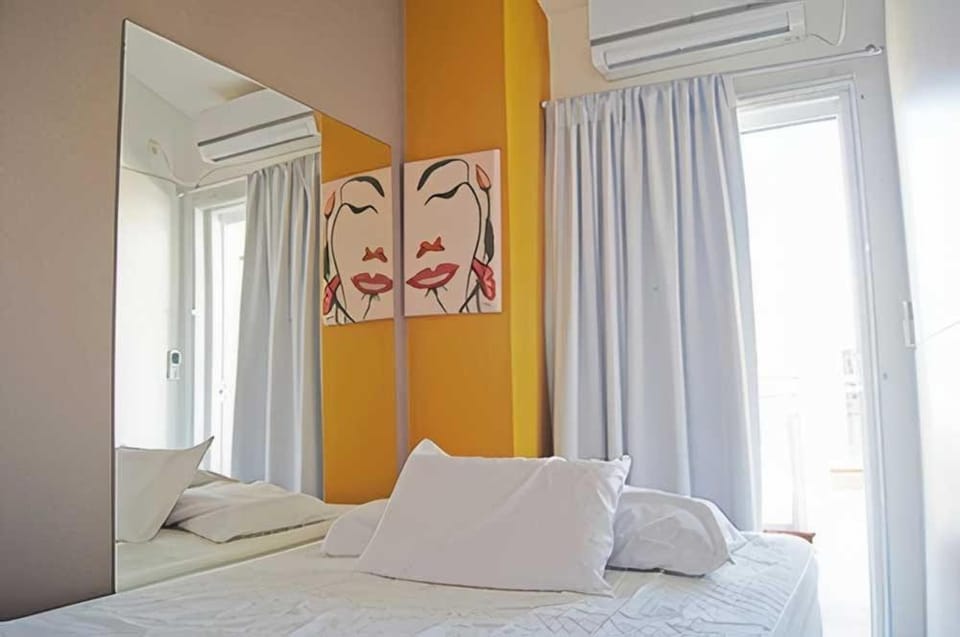 Bed, Photo of the whole room, Bedroom, air conditioner