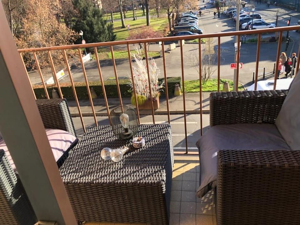 Appartement moderne esprit loft avec balcon centre Colmar proche gare et Place Rapp Apartment in Colmar