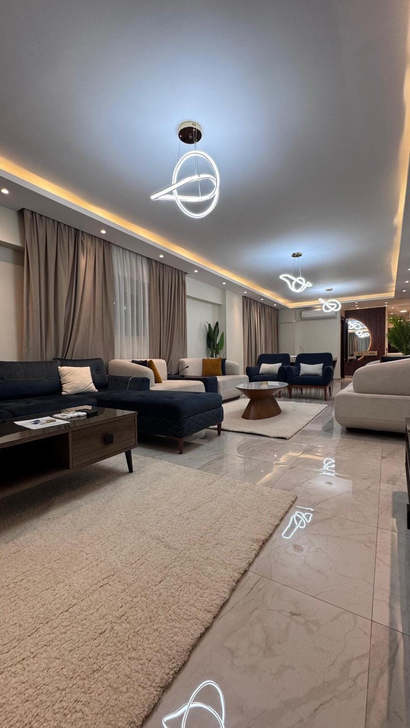 شقه 3 غرف بالدقي Apartment in Egypt