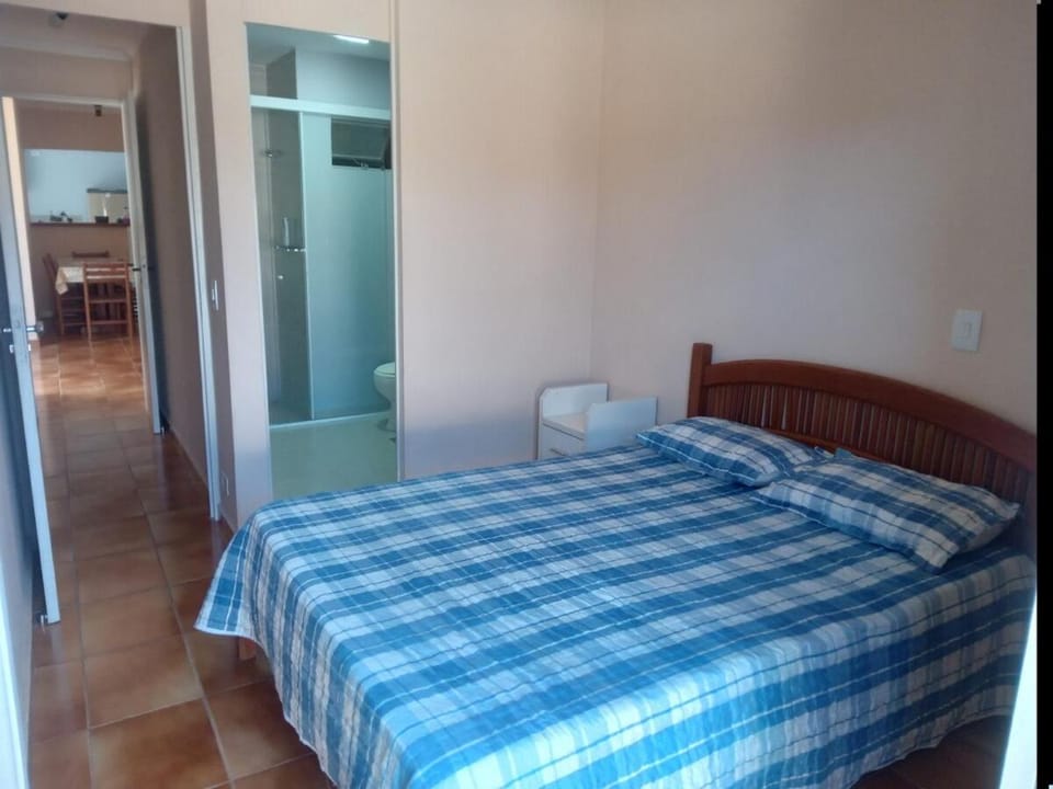 Enseada, close to the beach and shops complete Apartment in State of São Paulo