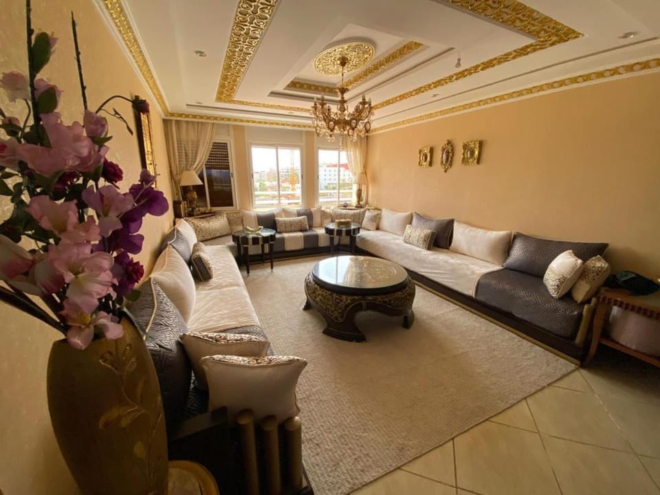 Appartement prestigieuse en plein cœur de Hay Riad et près du stade Moulay Abdallah Apartment in Rabat