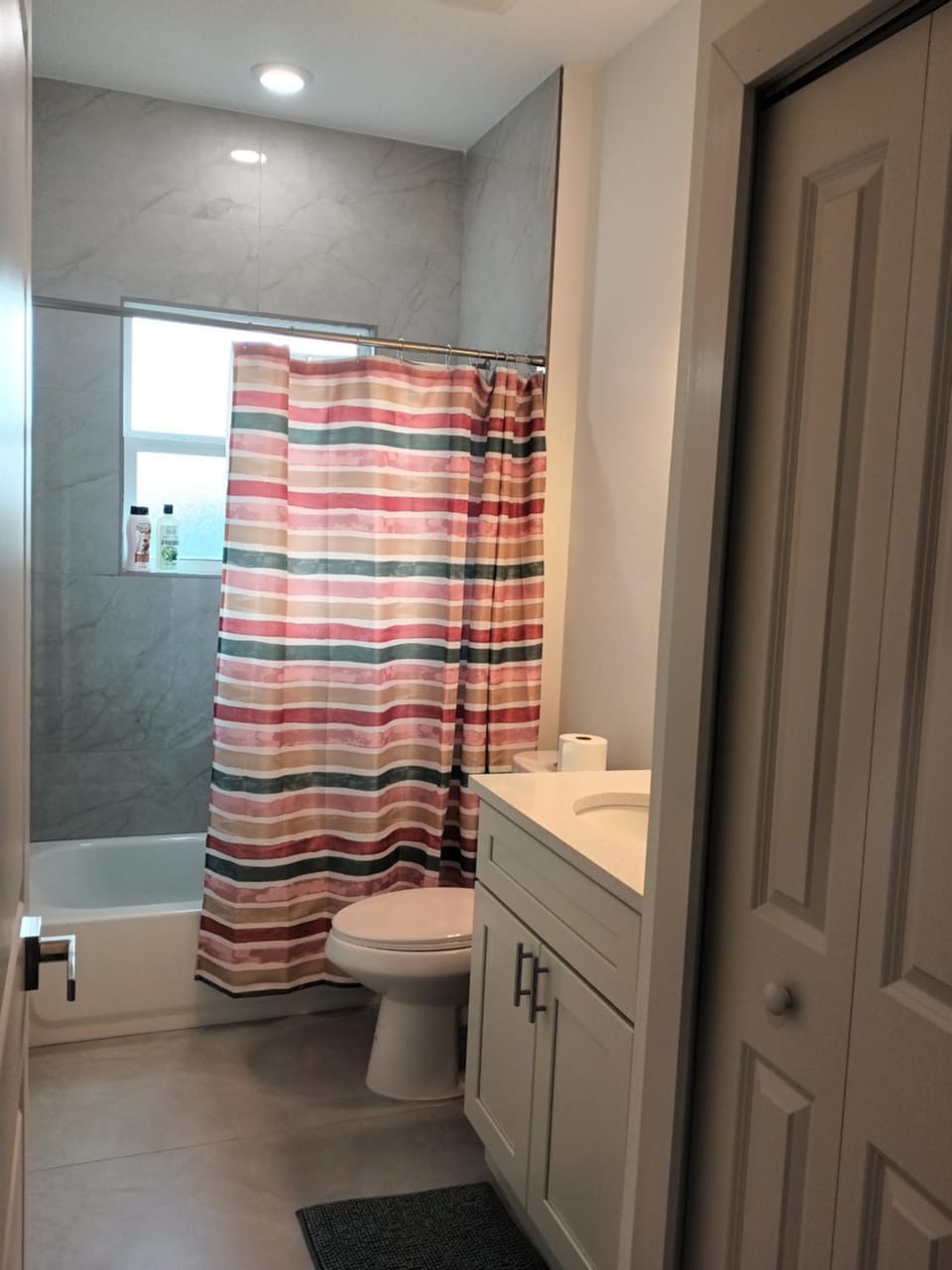 Beautiful Room in quiet place shared bath Vacation rental in Florida