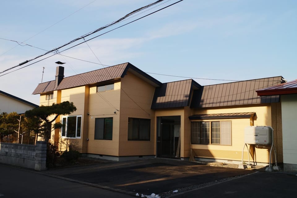Property building, Facade/entrance