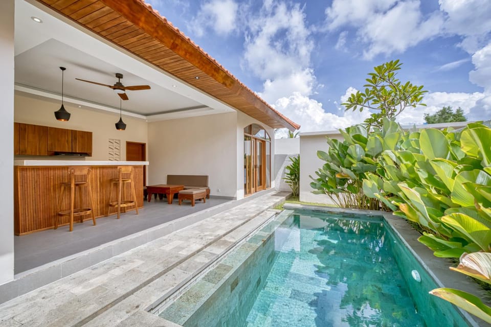 Dining area, Swimming pool