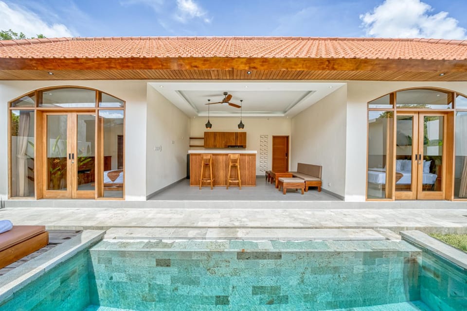 Property building, Day, Swimming pool