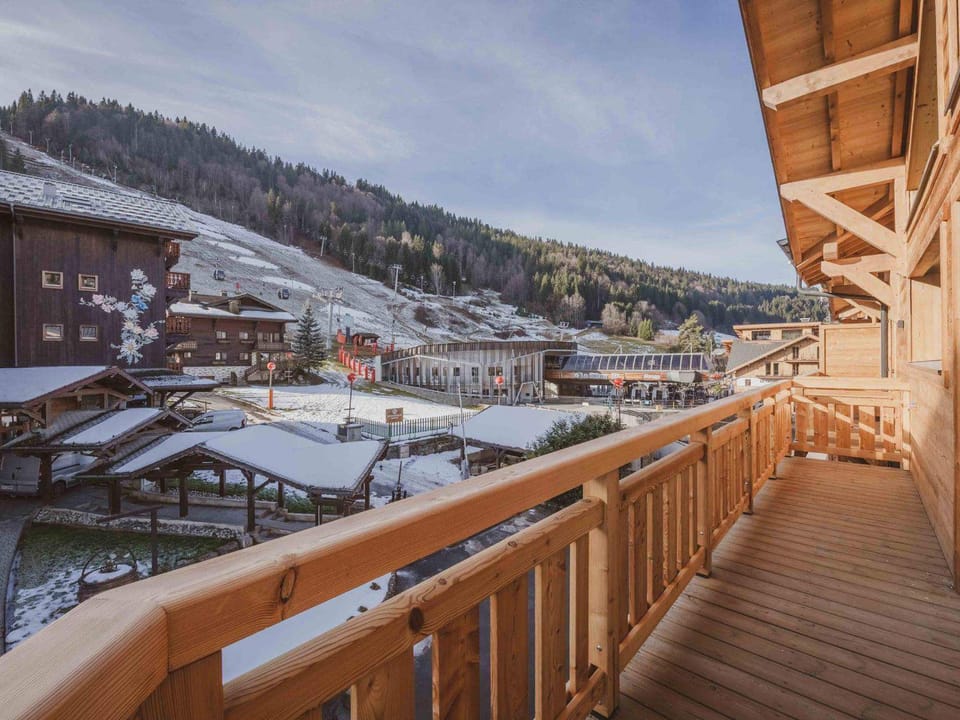 Morzine: Appartement moderne 8 pers, ski-in/ski-out, 72m², parking, wifi Apartment in Montriond
