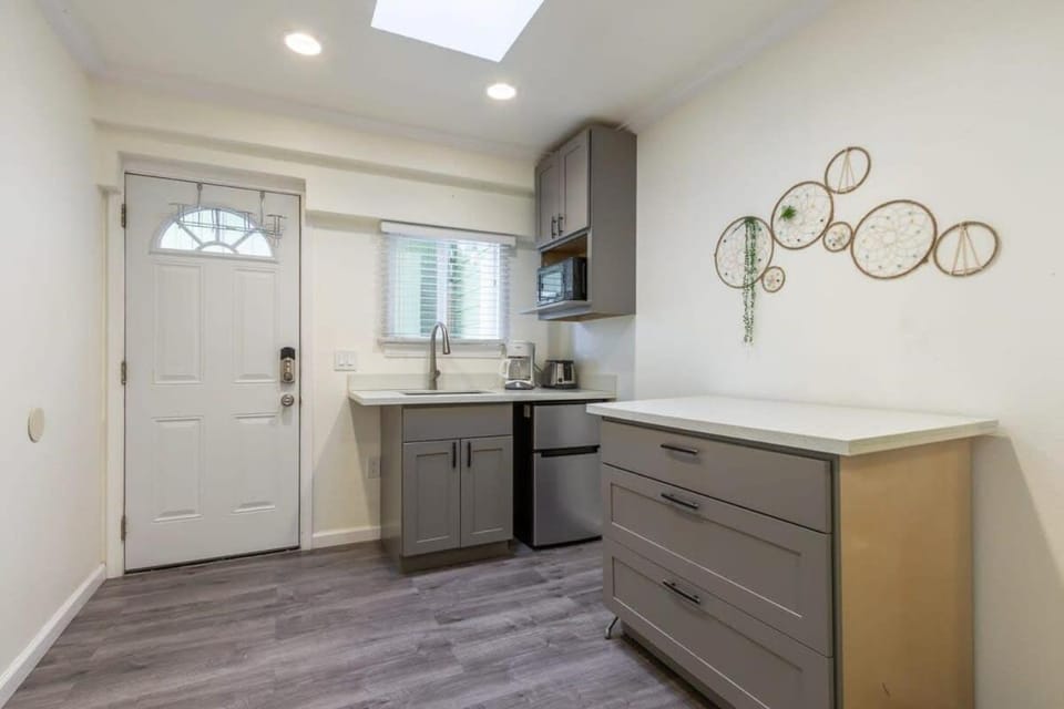 Marbella Lane - Adorable and Quiet Studio House in Burlingame