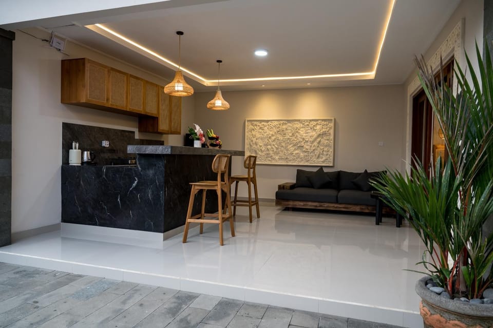 Living room, Seating area, Dining area, Communal kitchen