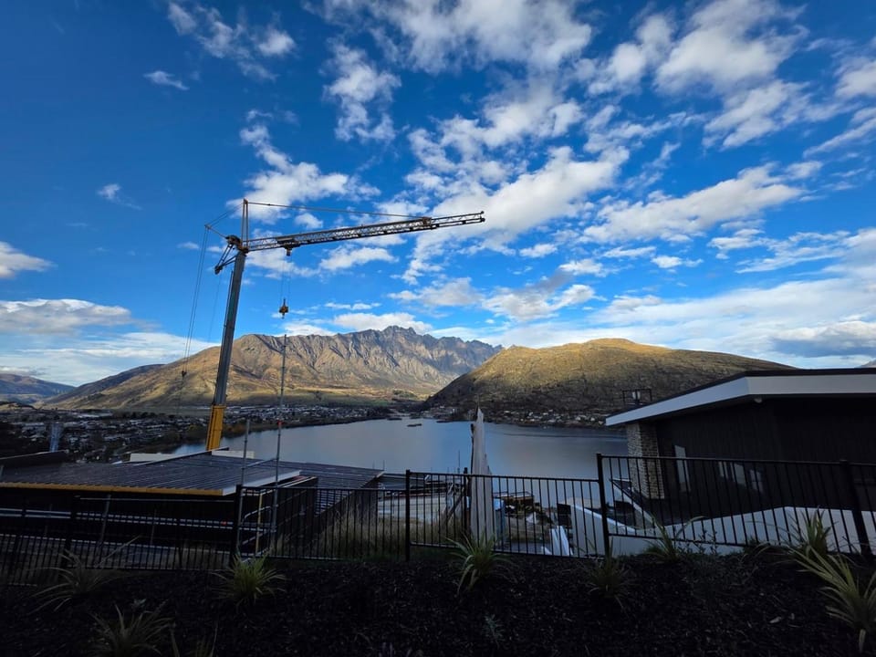 Summit Haven – West | 2BR New Build | Spa House in Queenstown