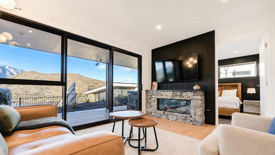 Summit Haven – West | 2BR New Build | Spa House in Queenstown