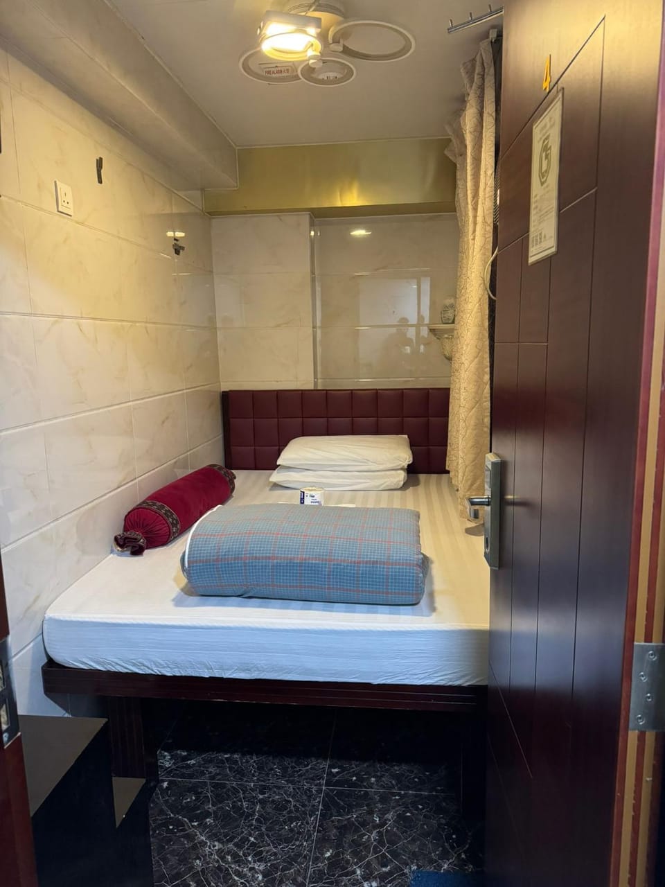 New Happy Land Guest House Hostel in Hong Kong