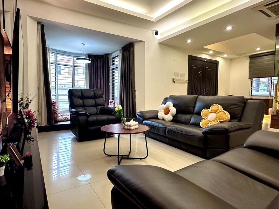 Raja Uda Family Haven 4BR 10 Pax House in Penang
