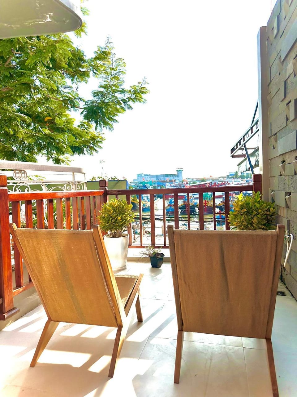 Day, Natural landscape, Balcony/Terrace, Seating area, Beach, River view, sunbed