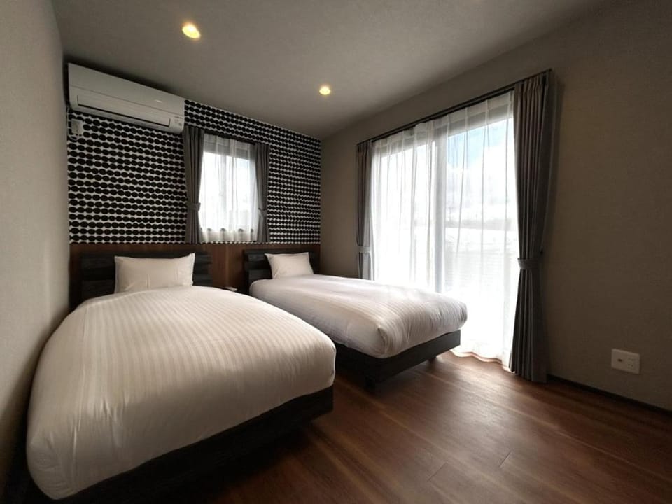 Bed, Bedroom, air conditioner