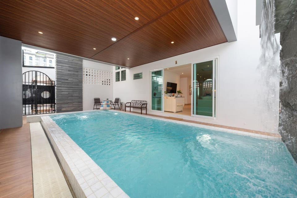 Grand Patong pool villa 6BR and 7 BR by MP property Villa in Patong
