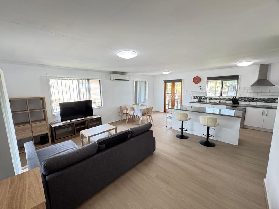 3 Bedrooms in Entire Upstairs Level in Bray Park Apartment in Brisbane