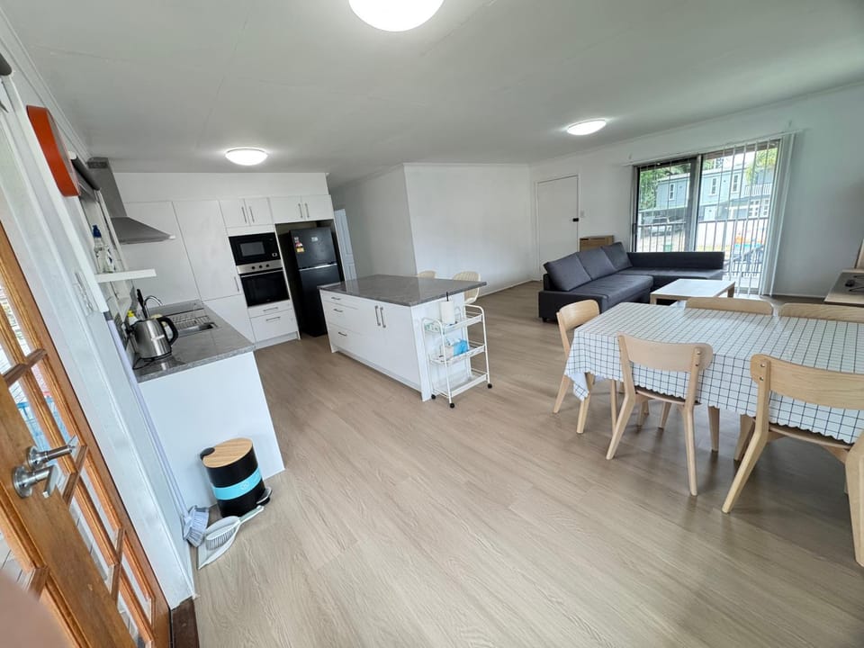3 Bedrooms in Entire Upstairs Level in Bray Park Apartment in Brisbane